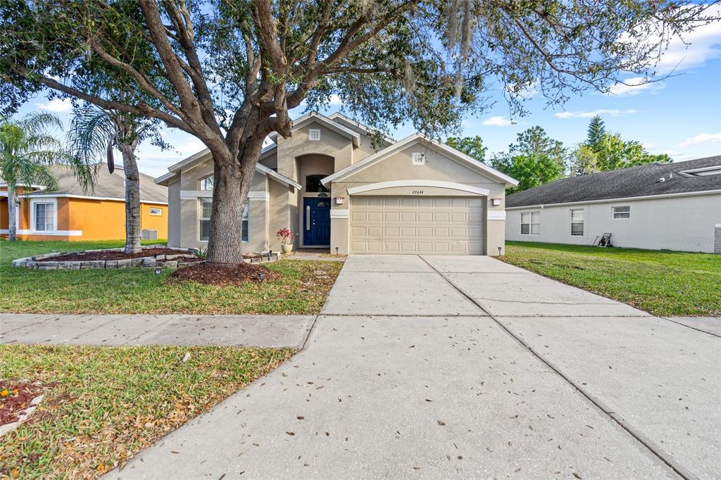 Photo of 27644 SUGAR LOAF DRIVE, WESLEY CHAPEL, FL 33544 (MLS # T3434692)