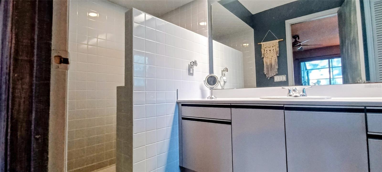 PINE LAKES - Residential