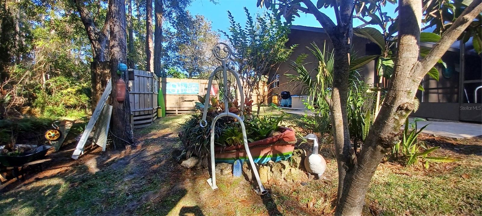 PINE LAKES - Residential