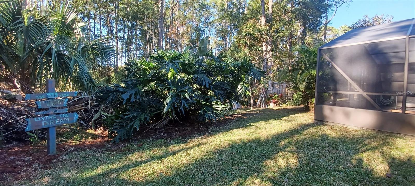 PINE LAKES - Residential