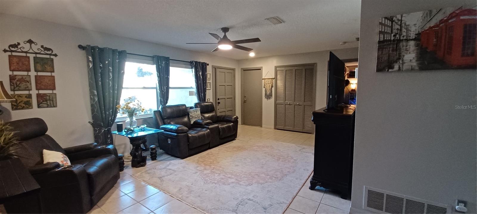 PINE LAKES - Residential