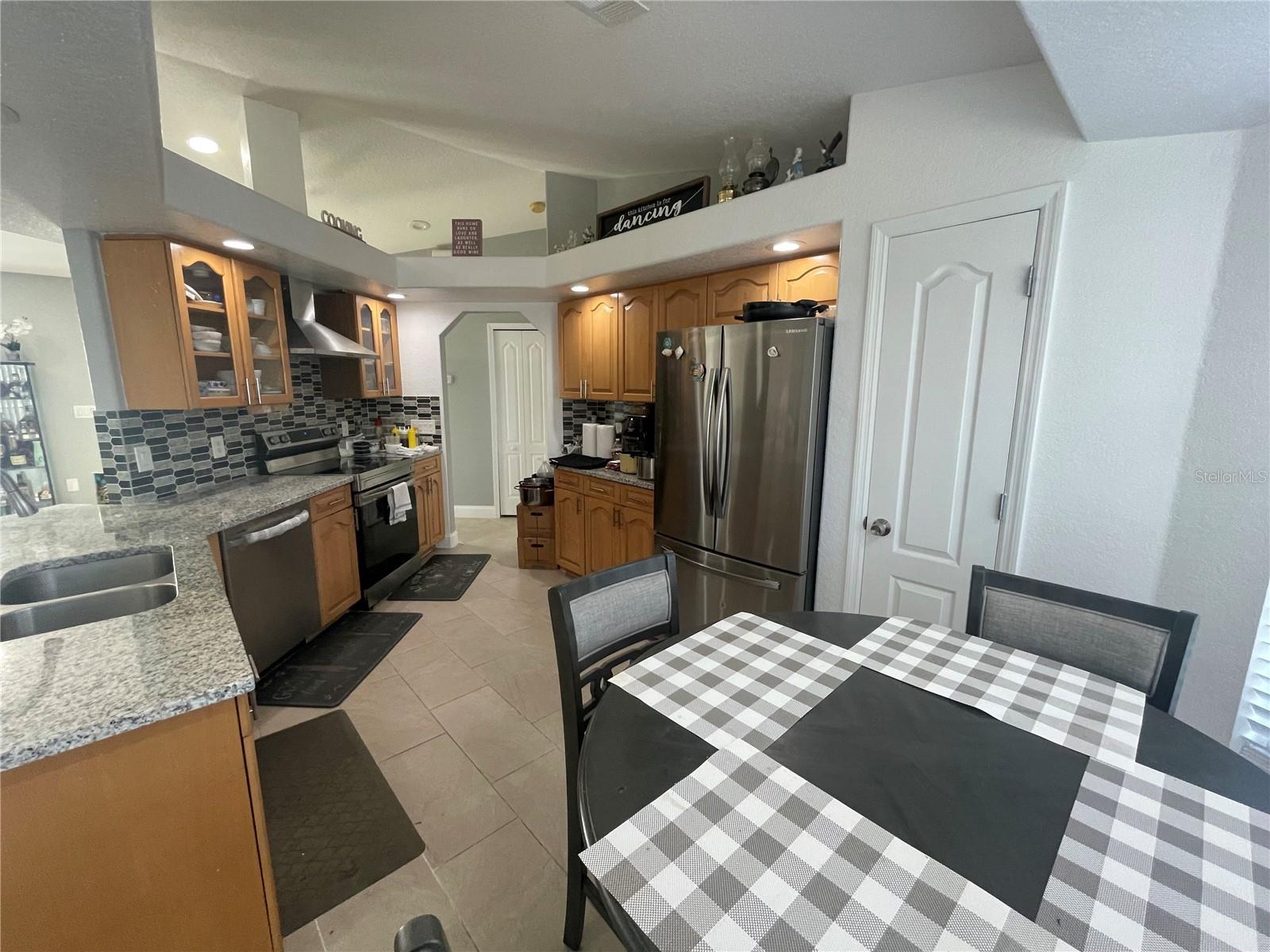 ALOHA GARDENS - Residential