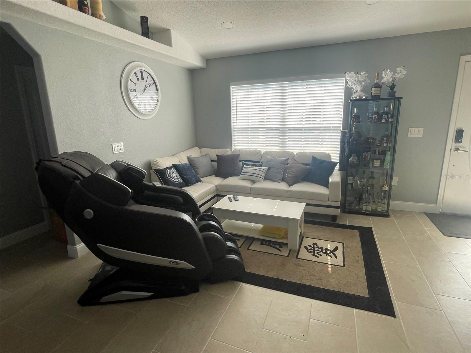 ALOHA GARDENS - Residential