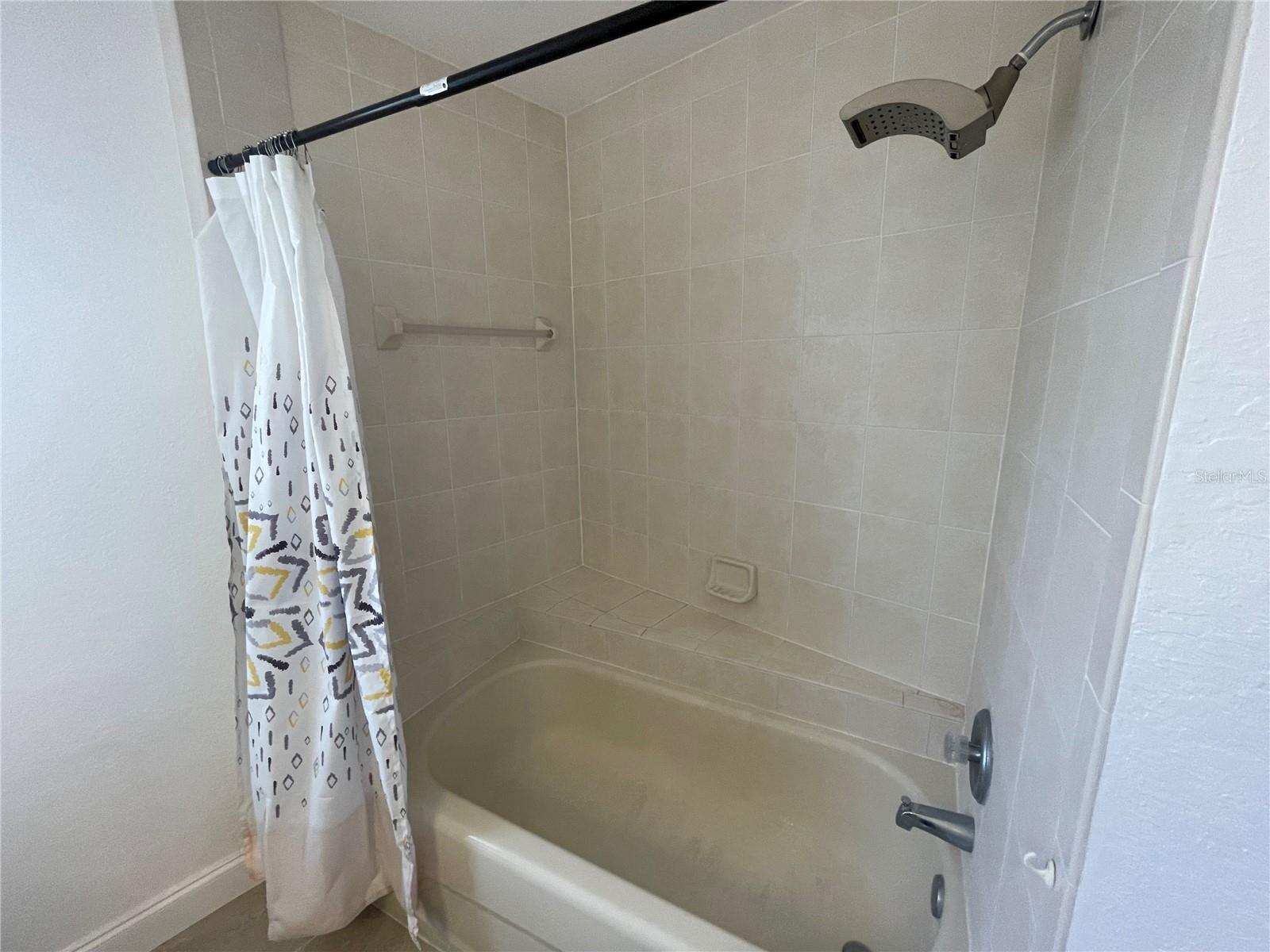 ALOHA GARDENS - Residential