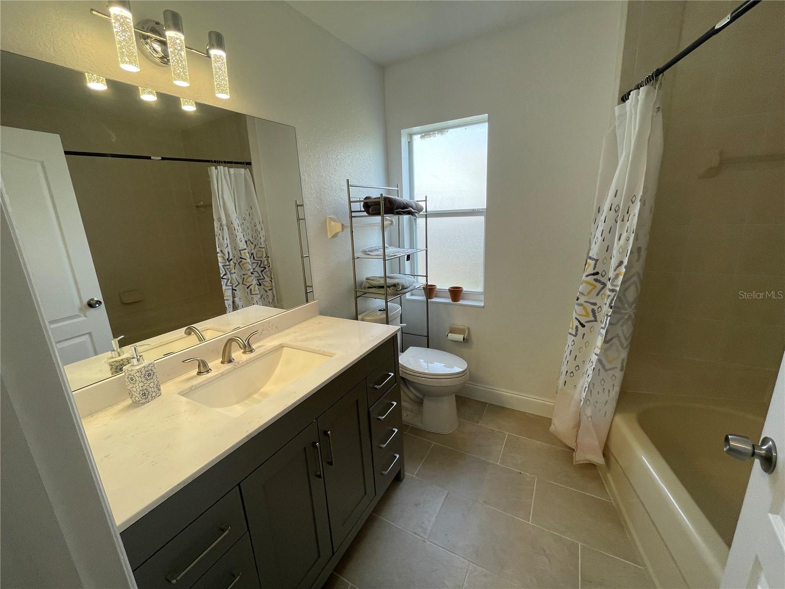 ALOHA GARDENS - Residential