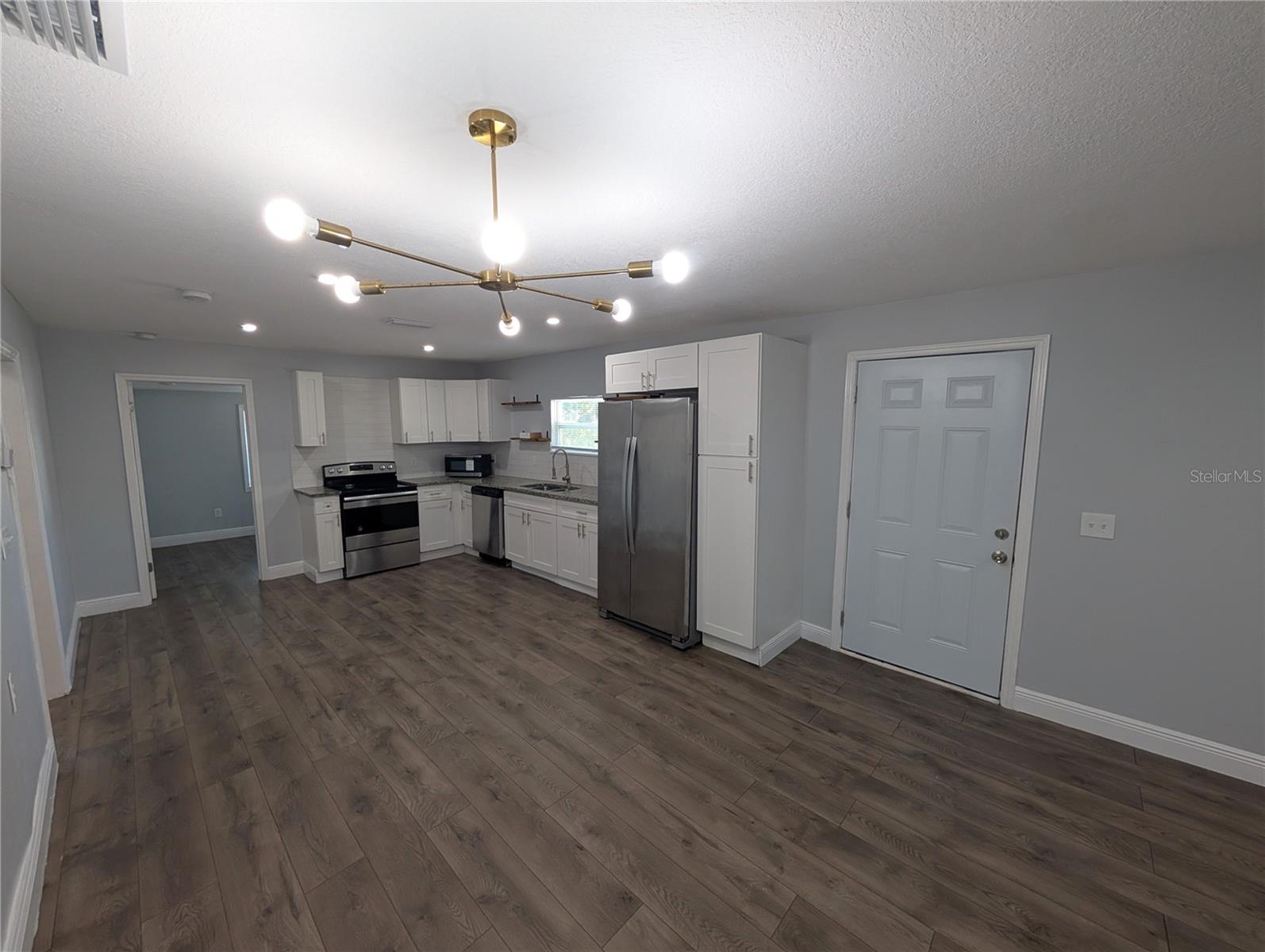 PEELER HEIGHTS - Residential Lease