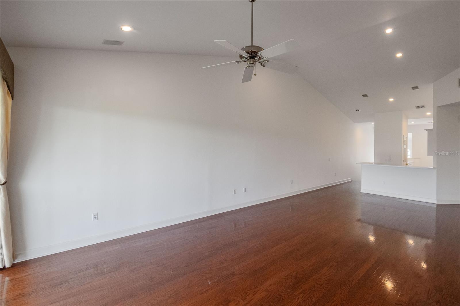 ENCLAVE/GRASSLANDS - Residential Lease