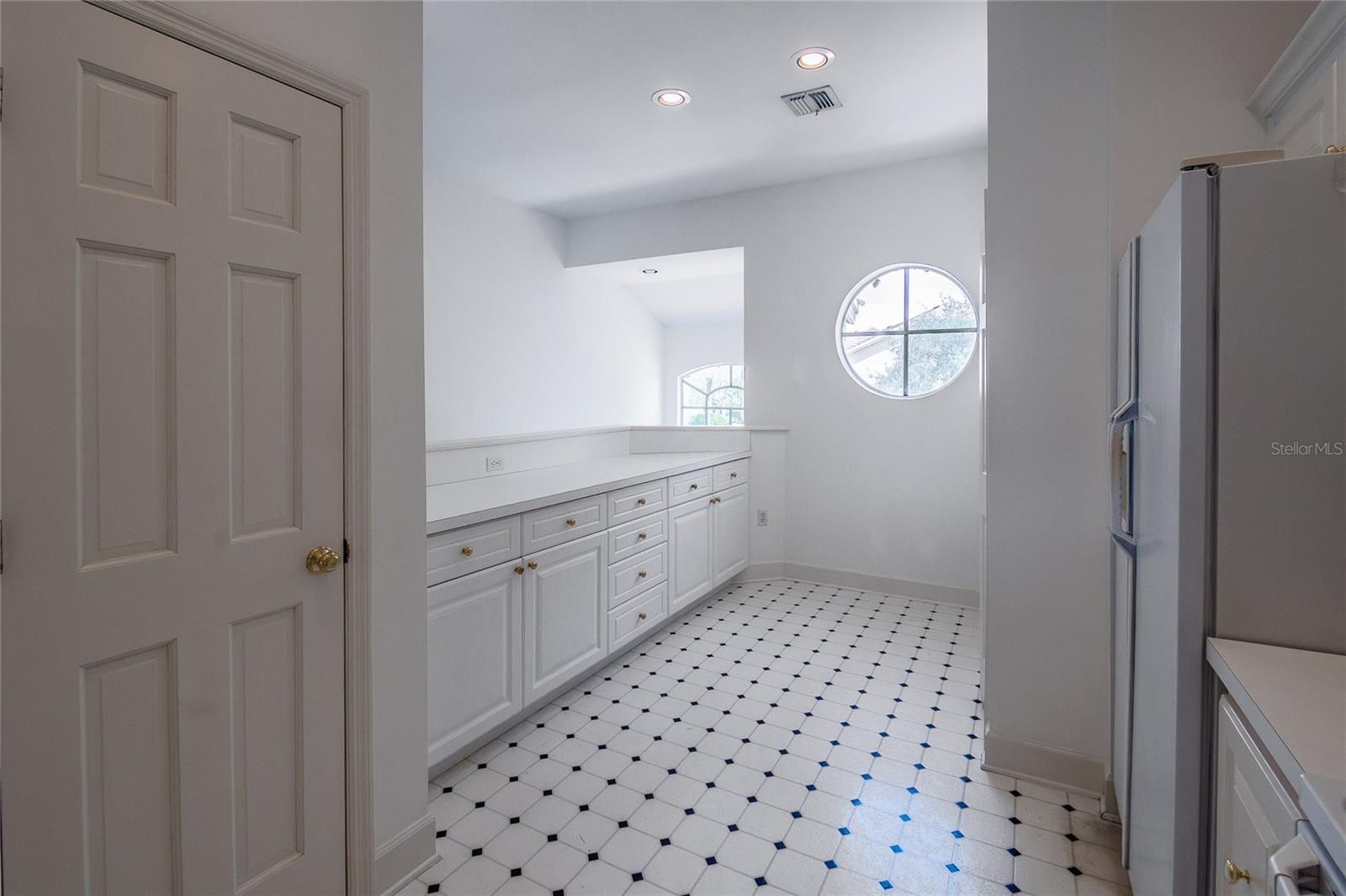 ENCLAVE/GRASSLANDS - Residential Lease