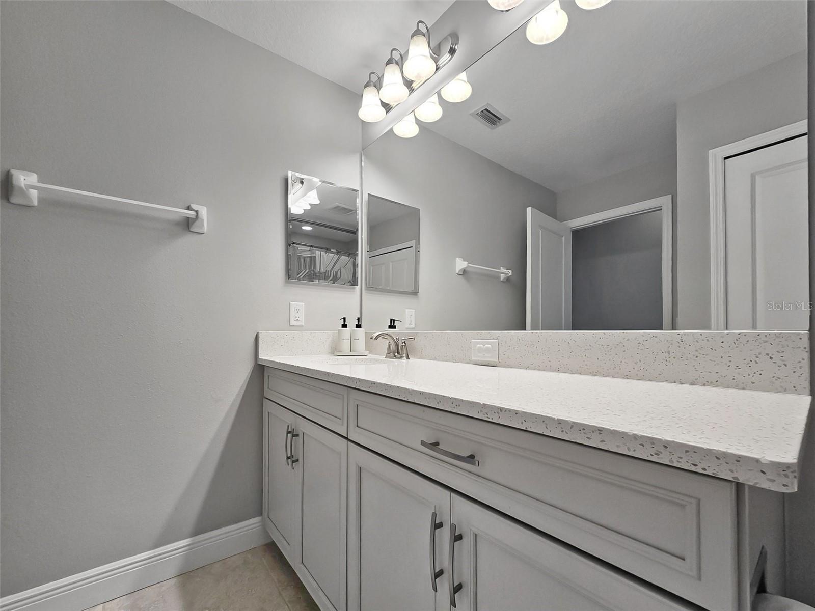 CREEKWOOD TWNHMS - Residential Lease