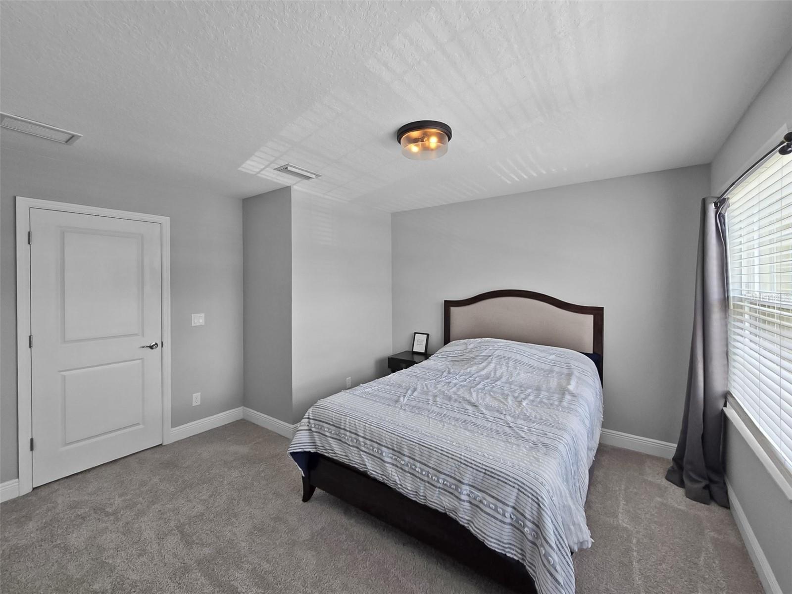 CREEKWOOD TWNHMS - Residential Lease