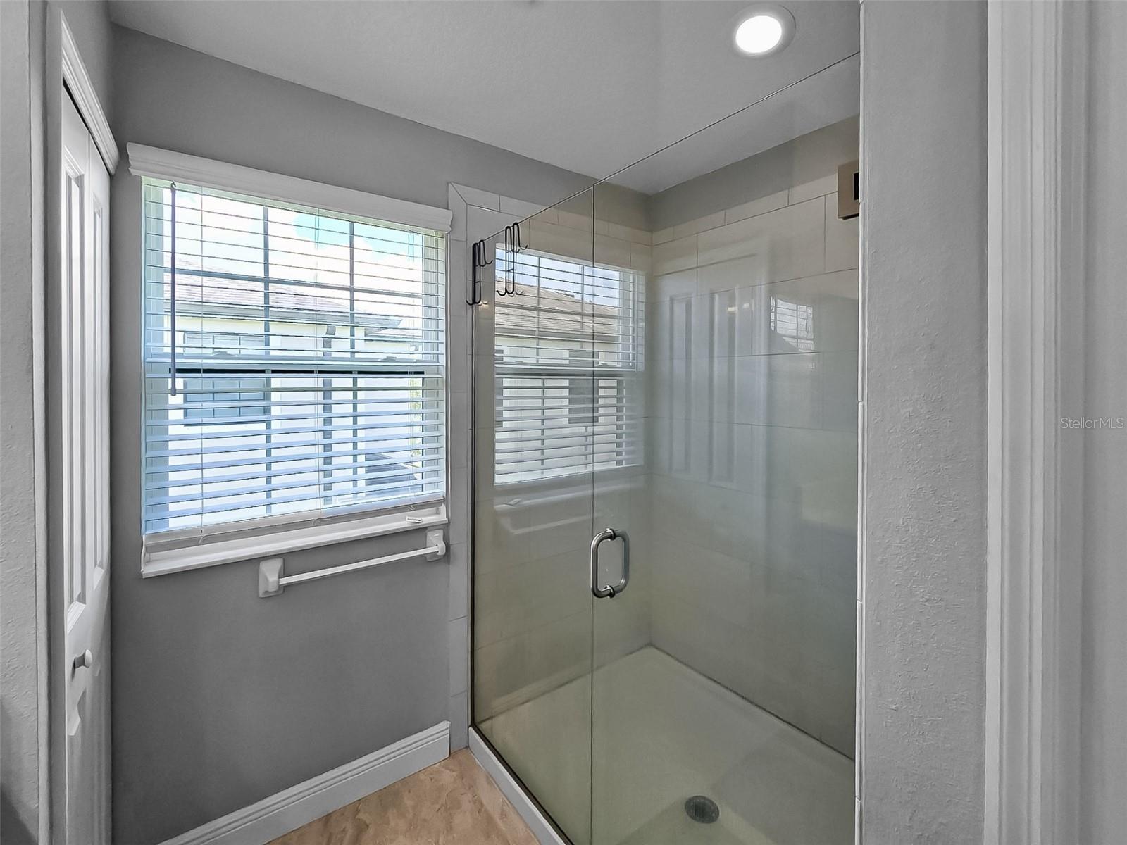 CREEKWOOD TWNHMS - Residential Lease