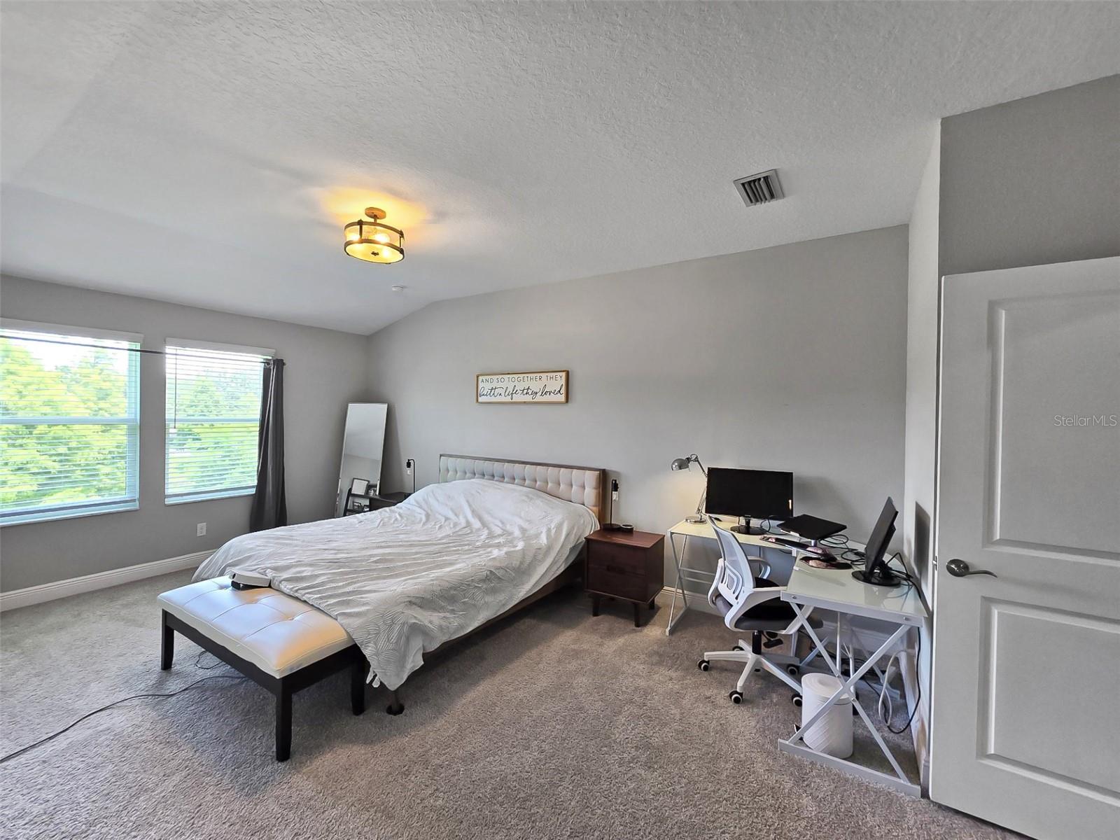 CREEKWOOD TWNHMS - Residential Lease