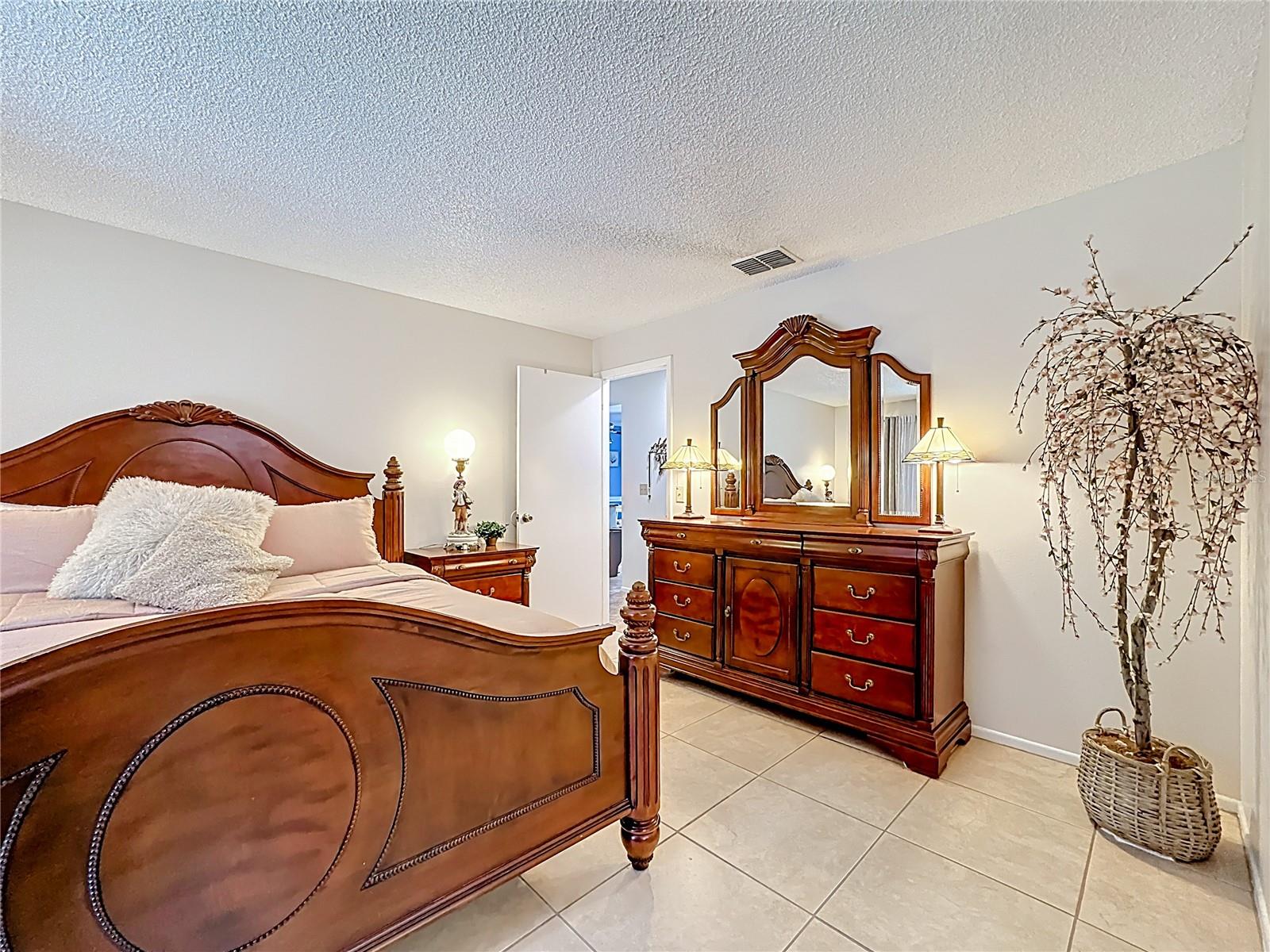 INDIAN RIDGE UNIT 1 PB 5 PG 7 LOT 19 - Residential