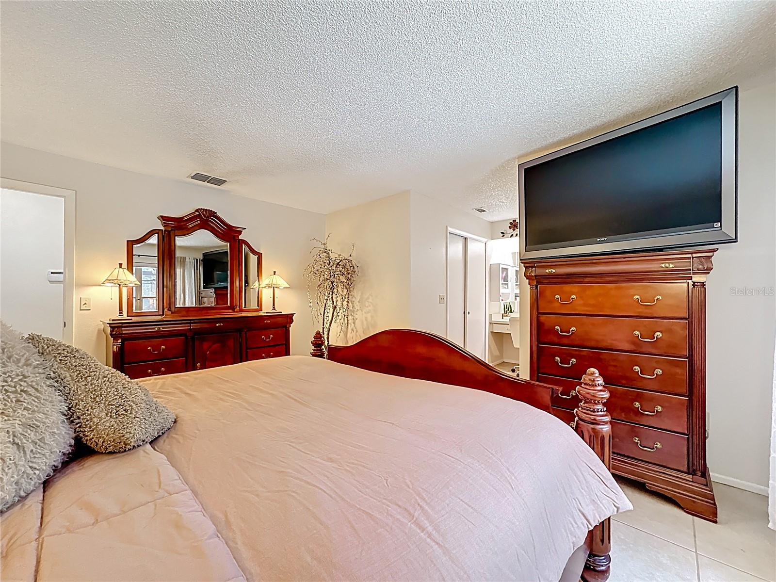 INDIAN RIDGE UNIT 1 PB 5 PG 7 LOT 19 - Residential