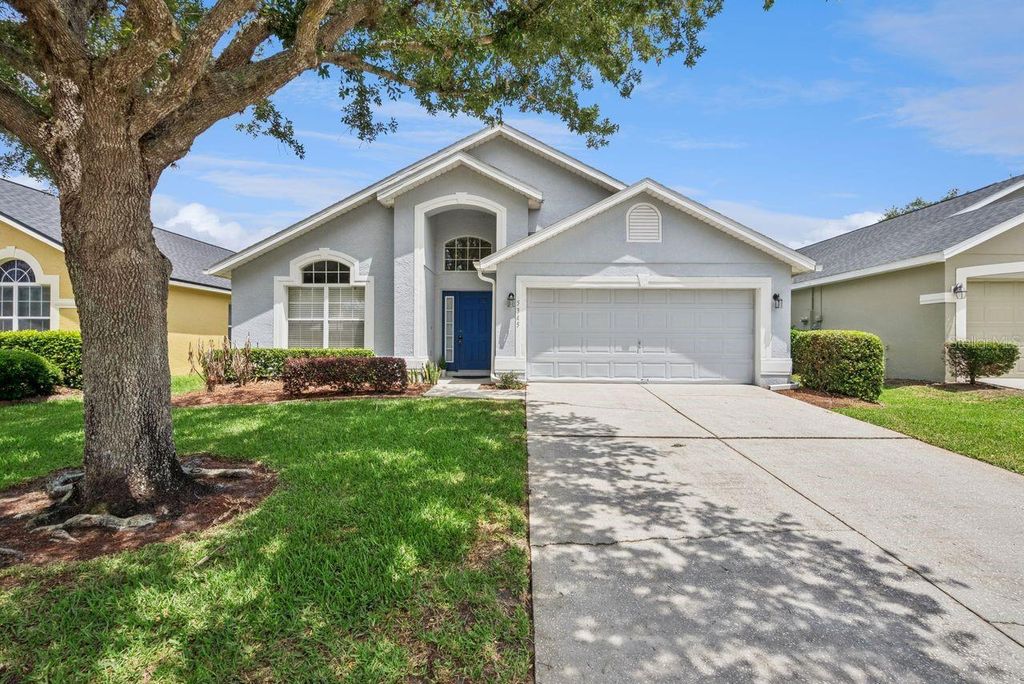 Photo of 5345 Los Palma Vista Drive, Orlando, FL 32837 (MLS # O6402698)