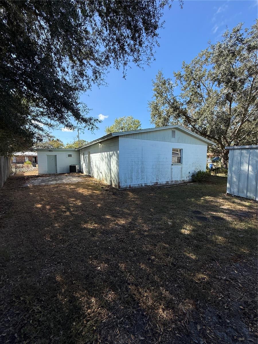 8801 CHINABERRY DRIVE