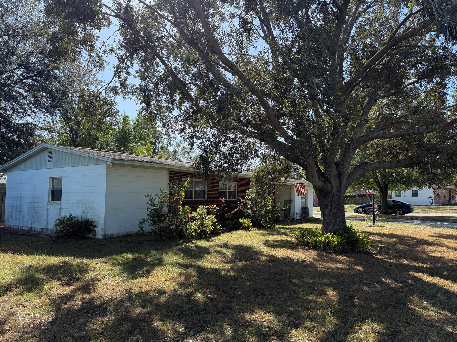 8801 CHINABERRY DRIVE