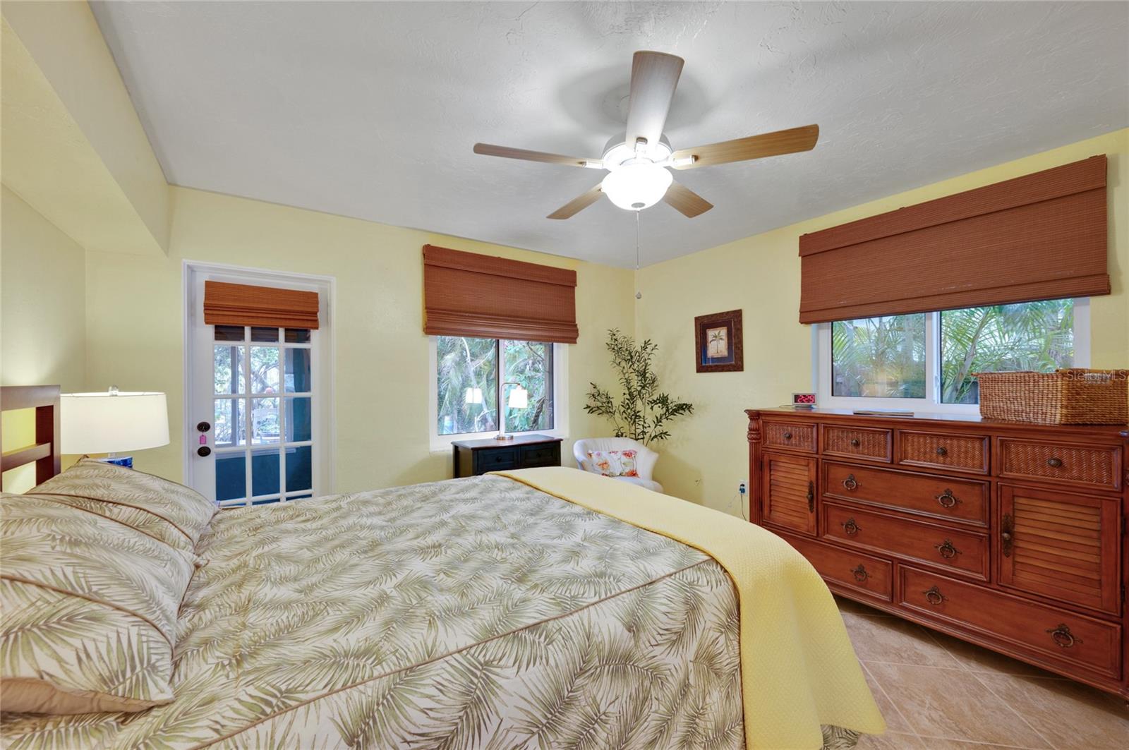 HOLMES BEACH FOURTEENTH UNIT - Residential