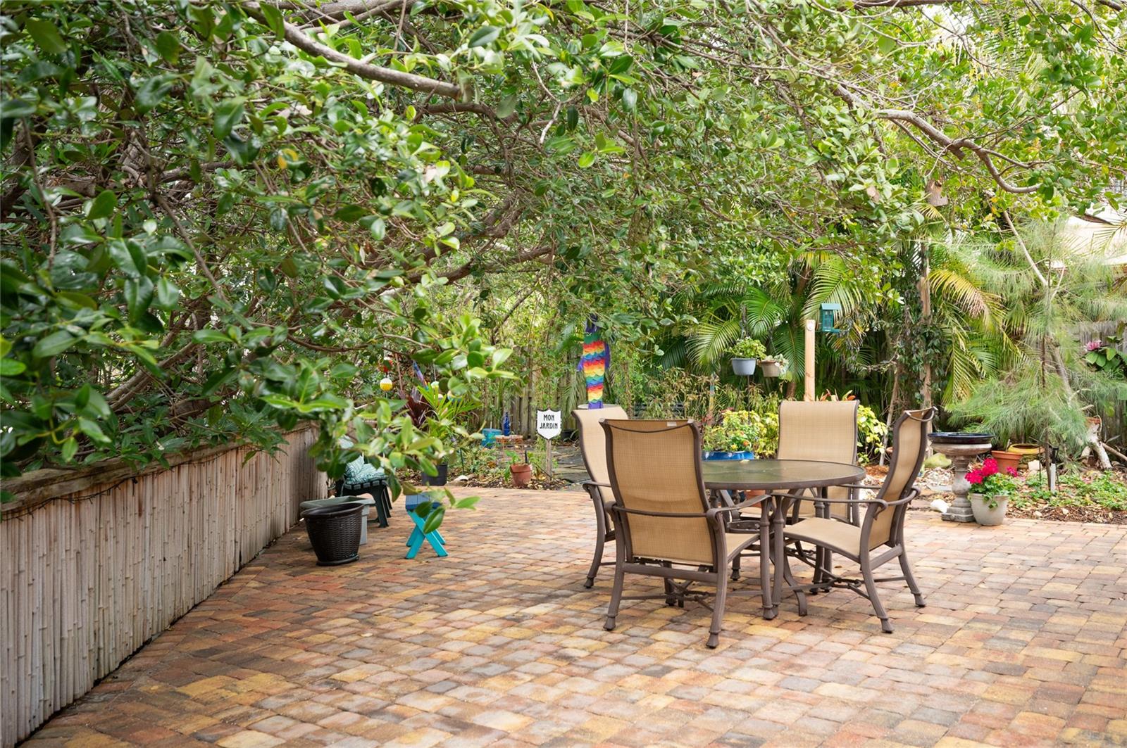 HOLMES BEACH FOURTEENTH UNIT - Residential