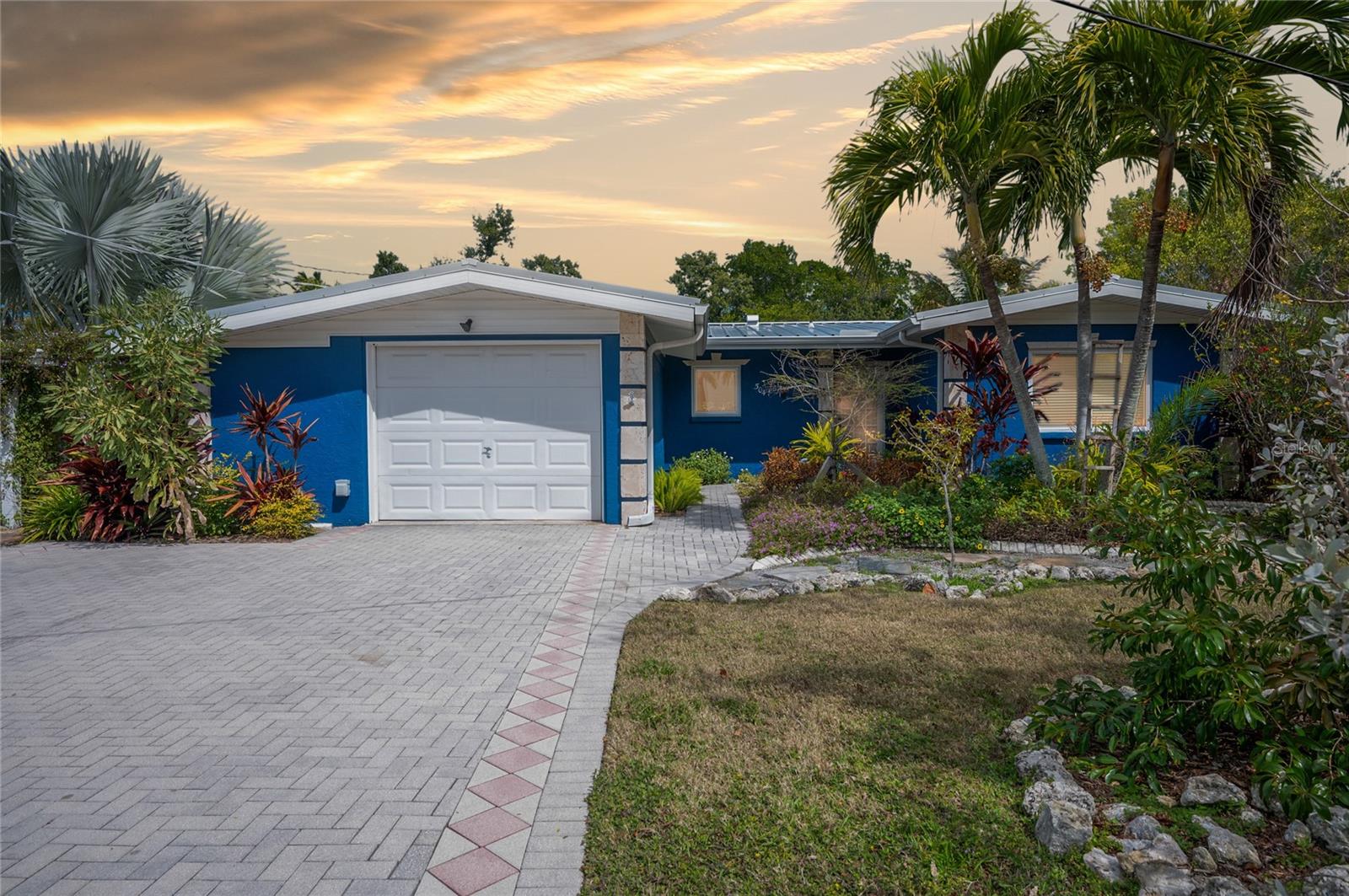 HOLMES BEACH FOURTEENTH UNIT - Residential