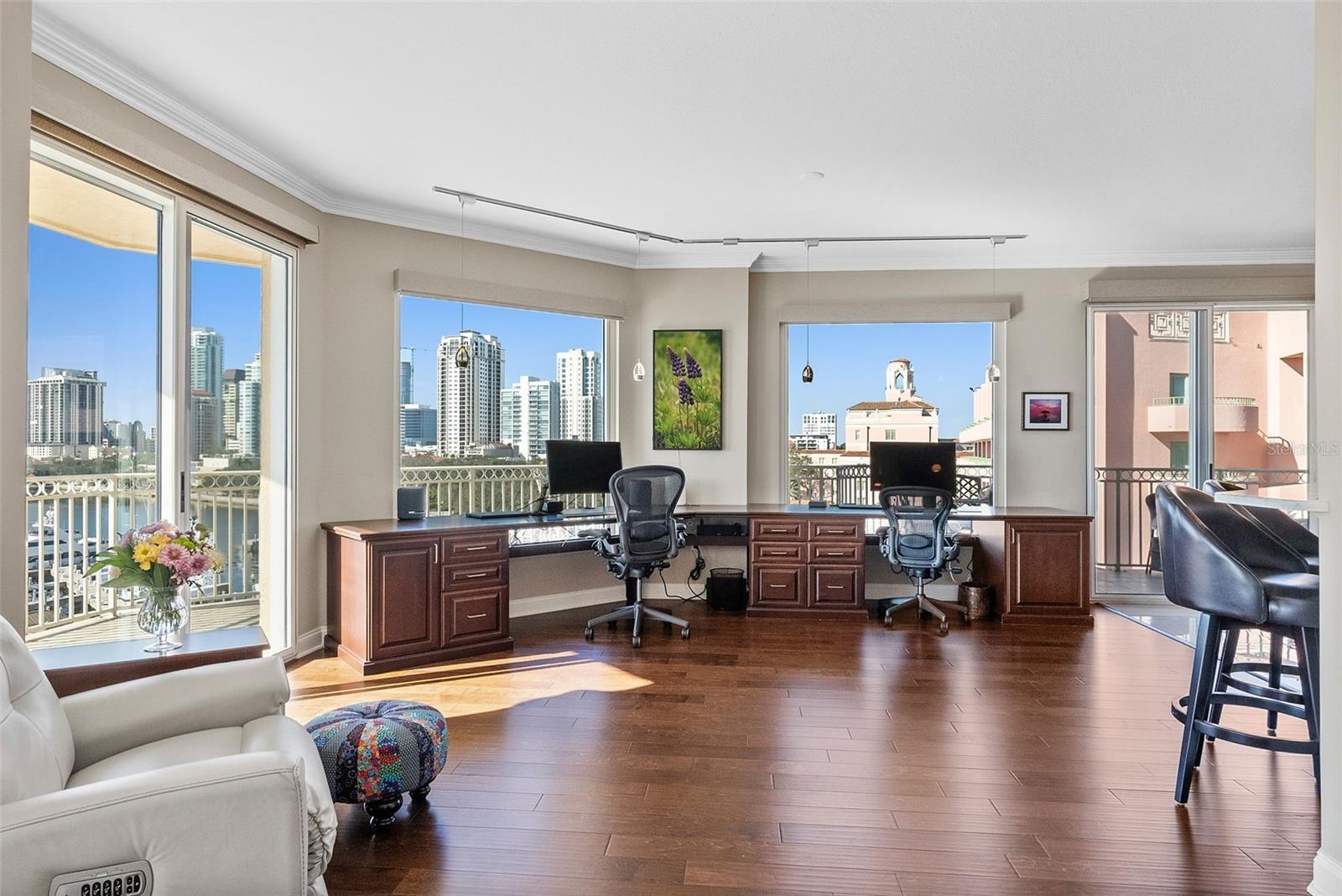 VINOY PLACE CONDO - Residential
