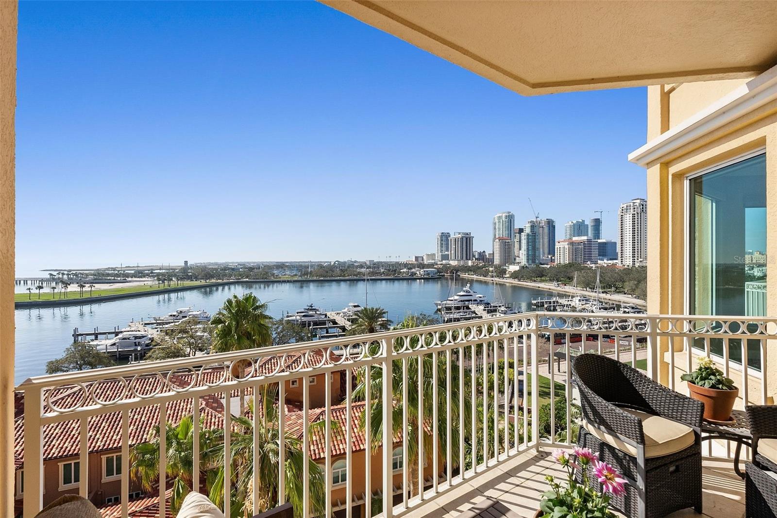 VINOY PLACE CONDO - Residential