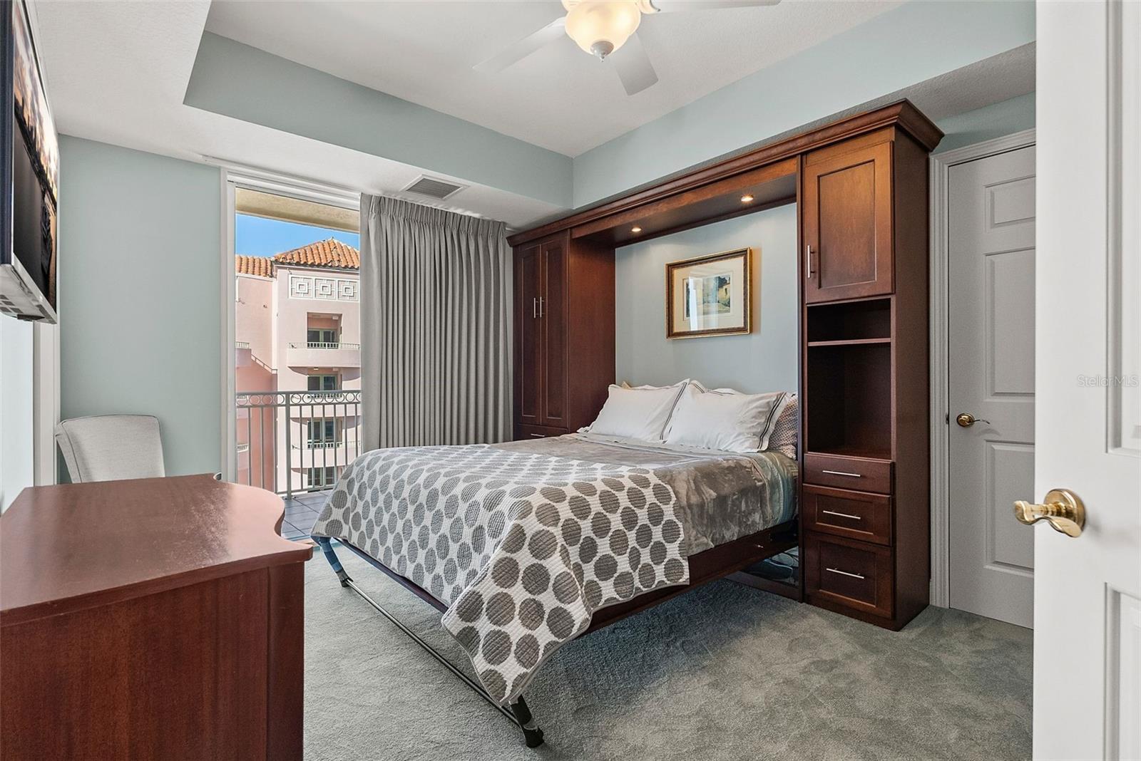 VINOY PLACE CONDO - Residential