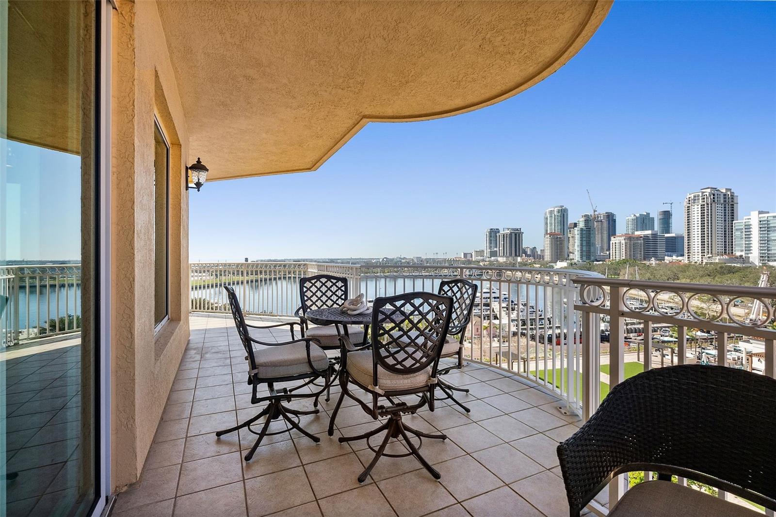 VINOY PLACE CONDO - Residential