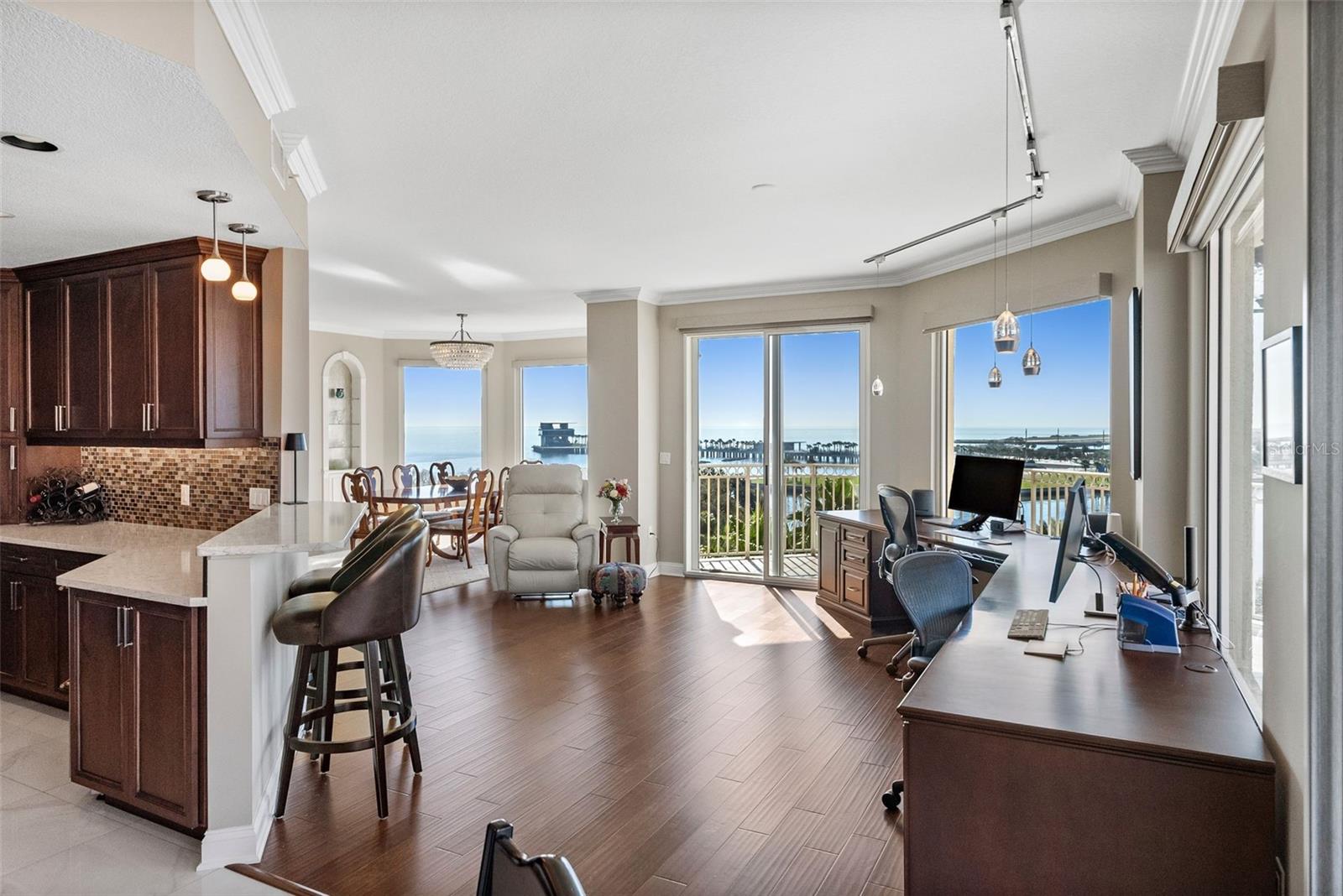 VINOY PLACE CONDO - Residential