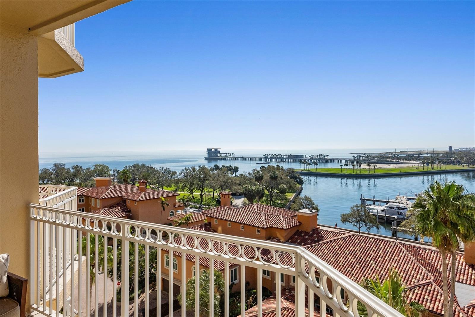 VINOY PLACE CONDO - Residential