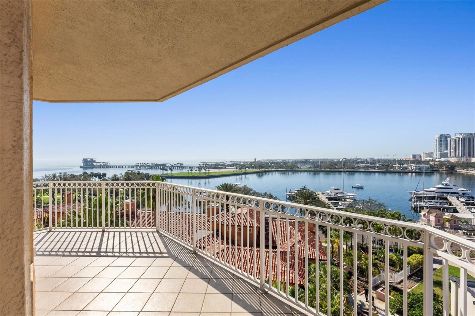VINOY PLACE CONDO - Residential