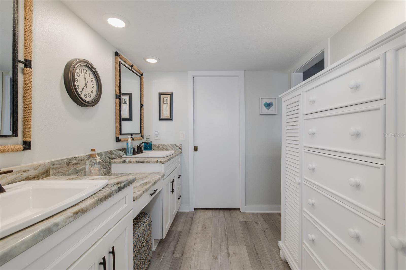 SAND PEBBLE POINTE CONDO 01 AMD 02 - Residential