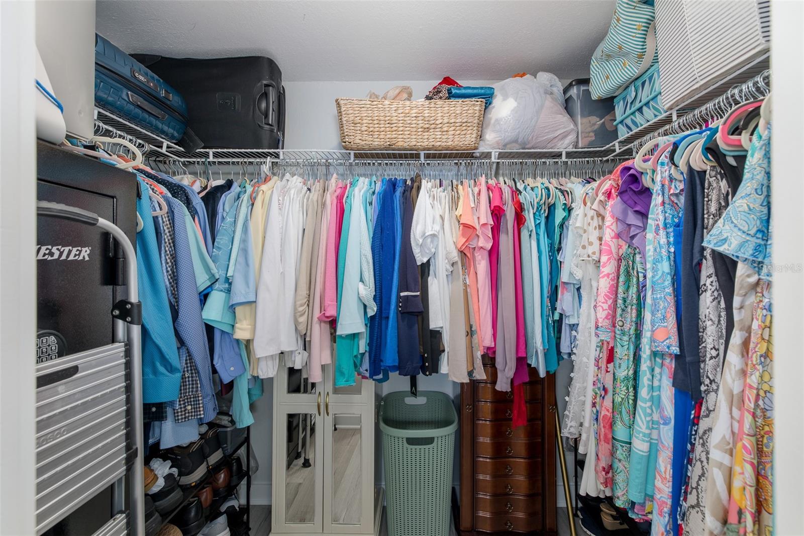 SAND PEBBLE POINTE CONDO 01 AMD 02 - Residential