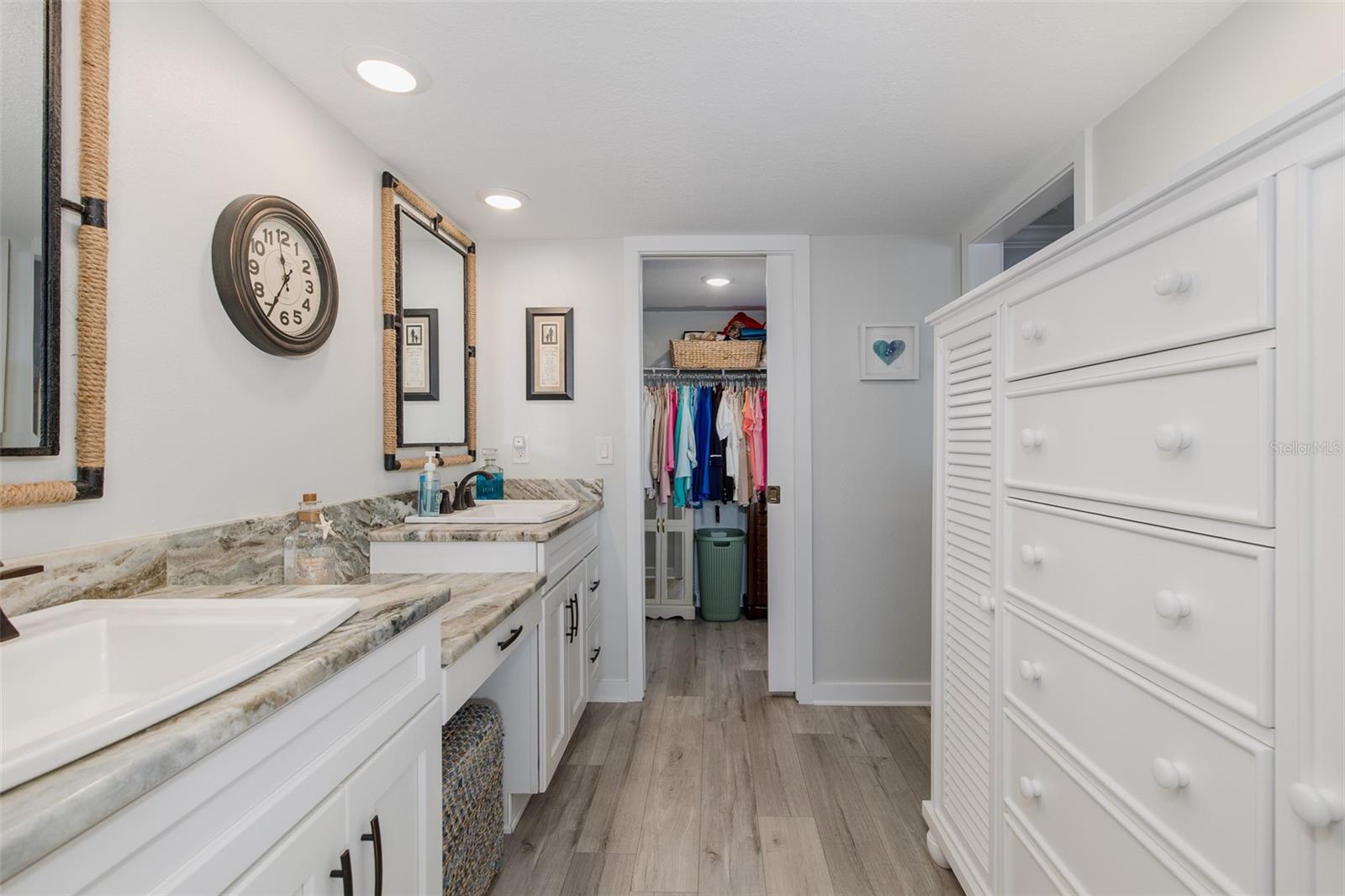 SAND PEBBLE POINTE CONDO 01 AMD 02 - Residential