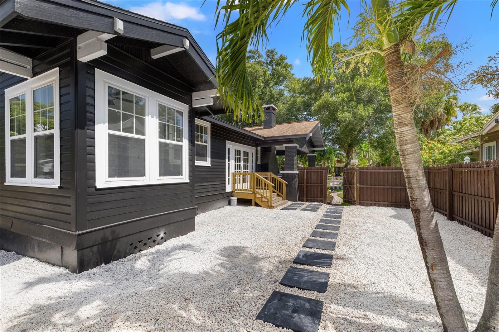 HALLS CENTRAL AVE 2 - Residential Lease