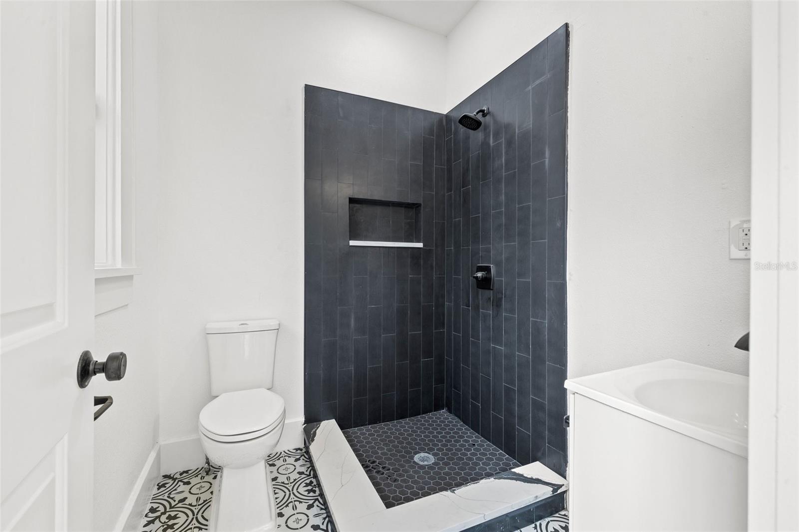 HALLS CENTRAL AVE 2 - Residential Lease