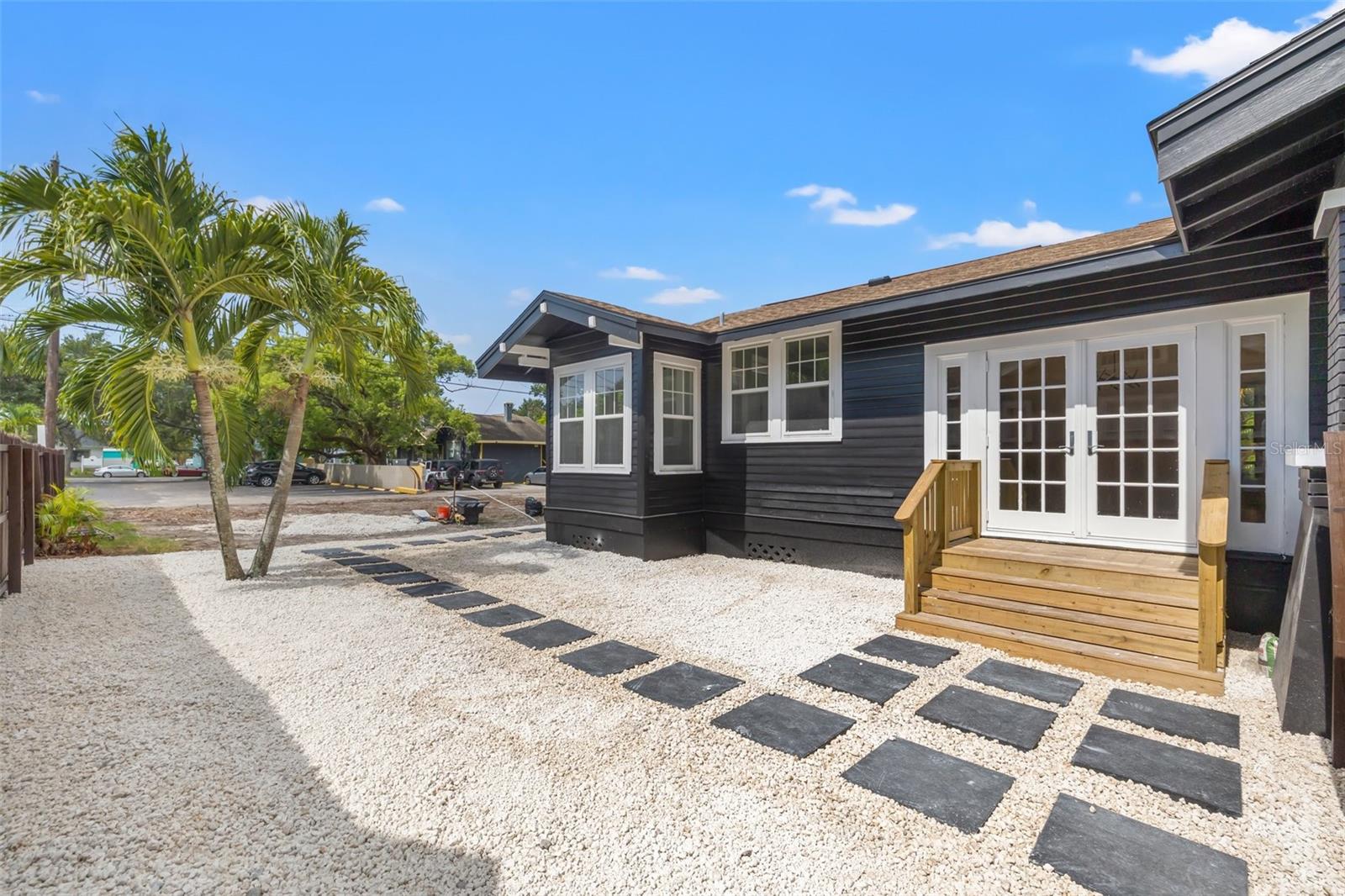 HALLS CENTRAL AVE 2 - Residential Lease