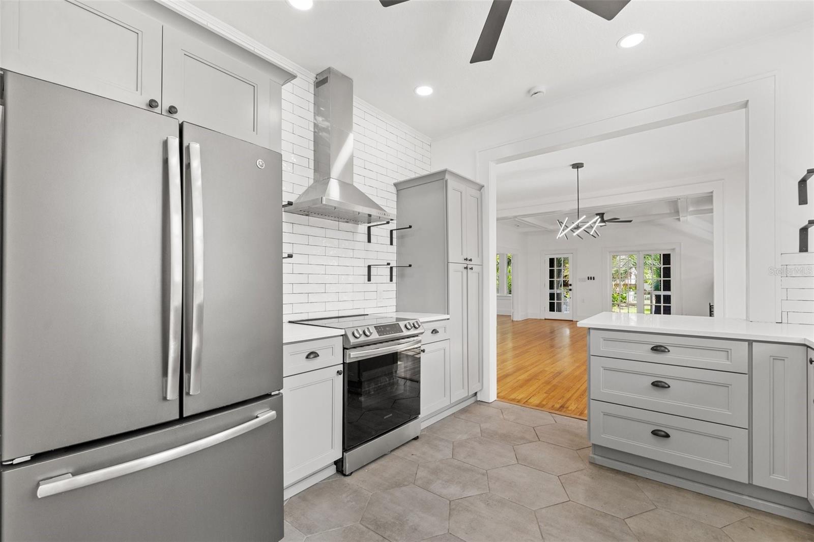 HALLS CENTRAL AVE 2 - Residential Lease