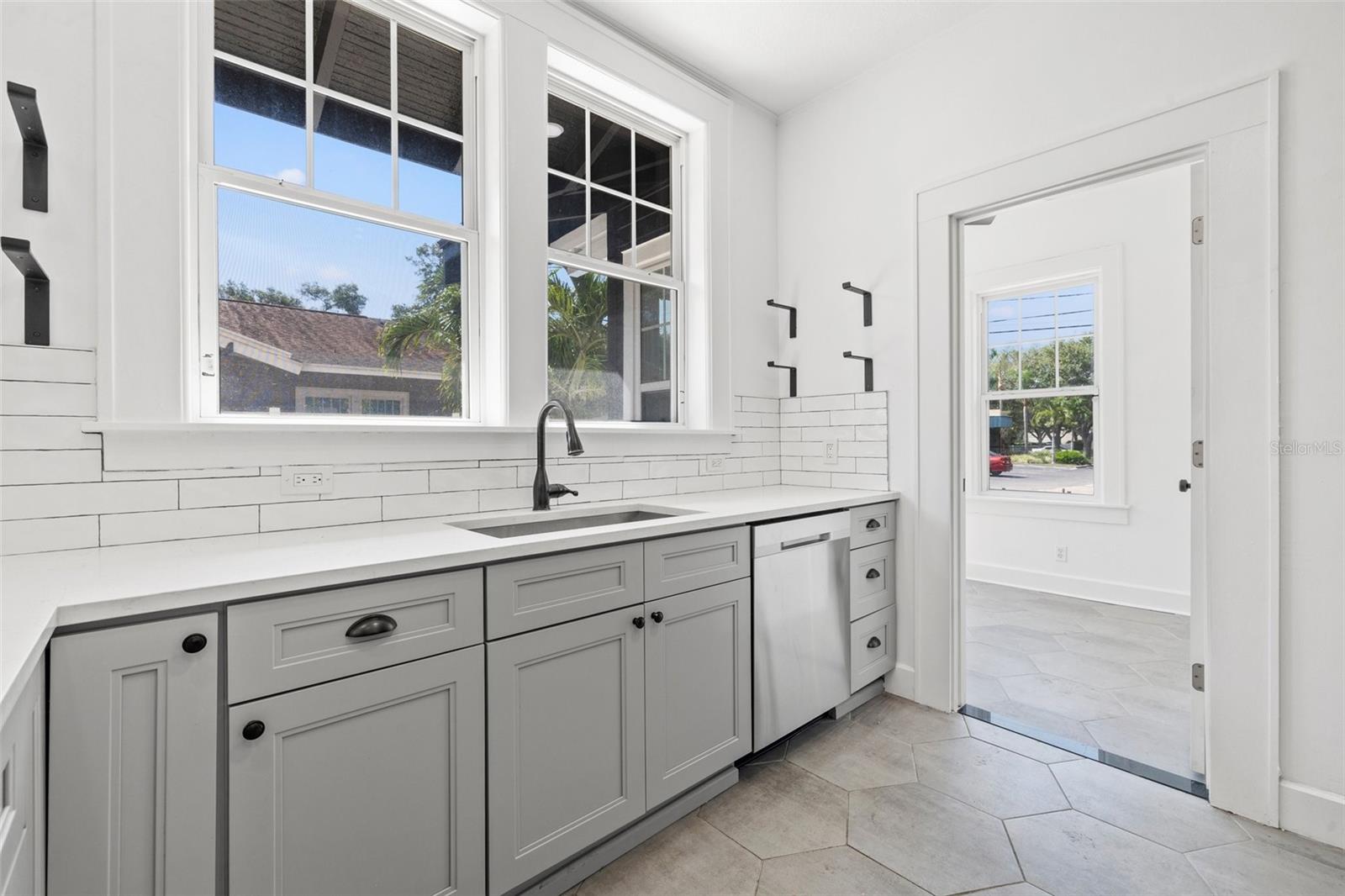 HALLS CENTRAL AVE 2 - Residential Lease