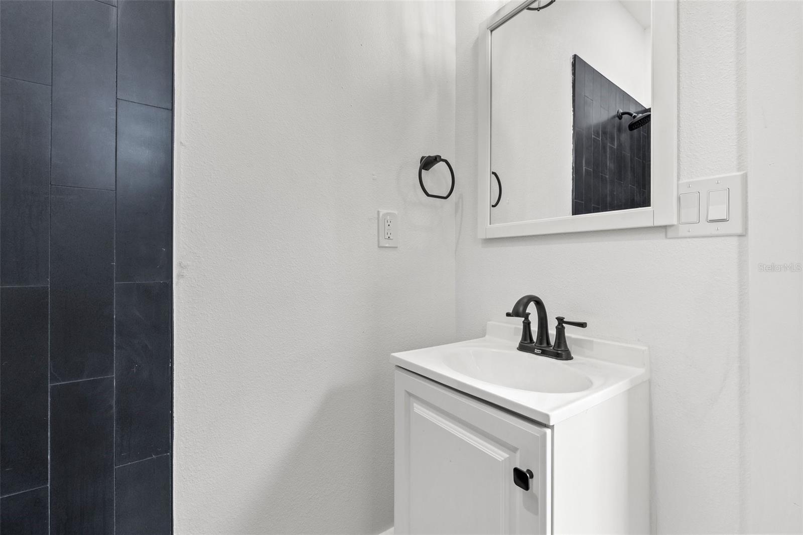 HALLS CENTRAL AVE 2 - Residential Lease