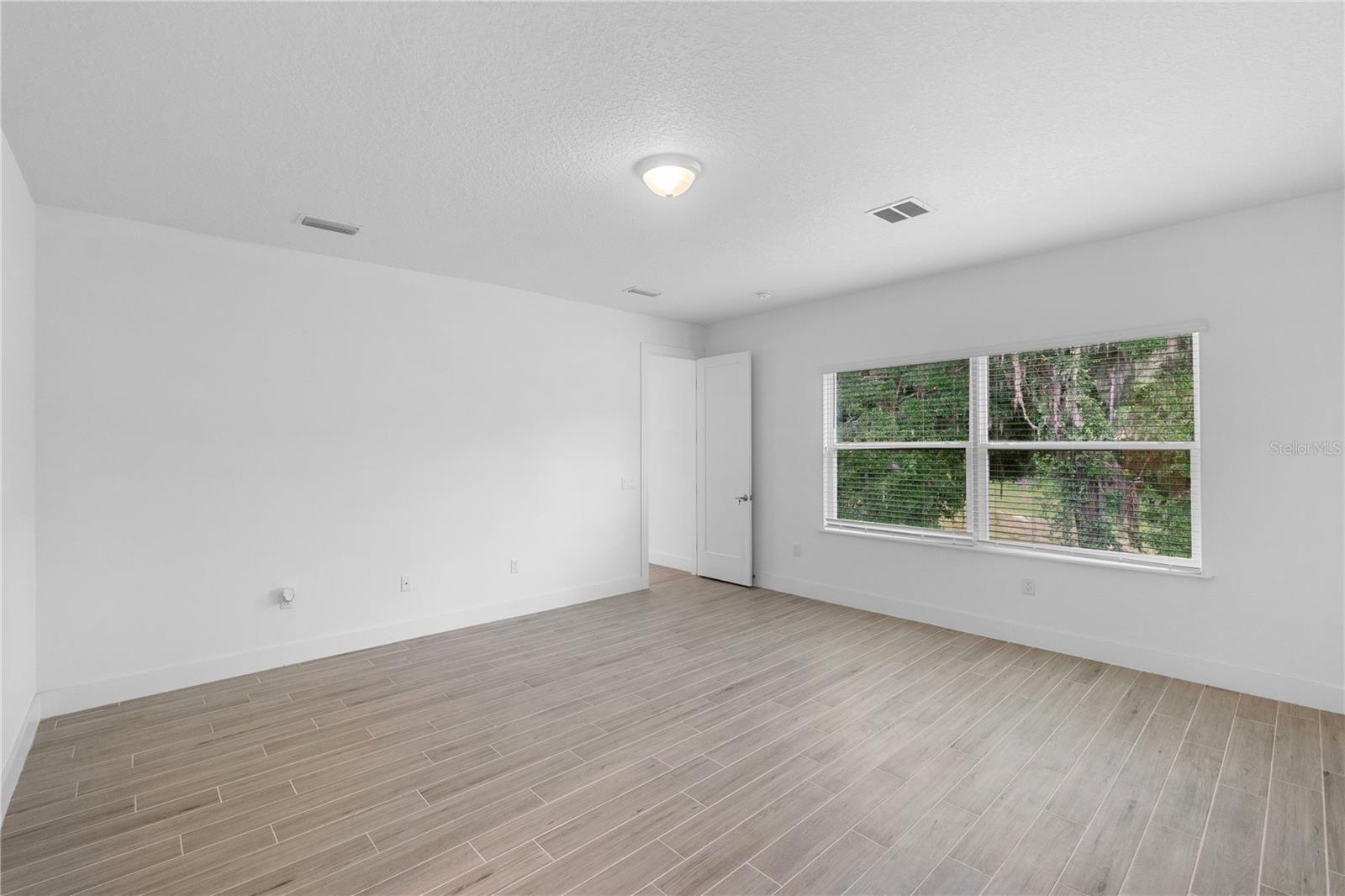 1812 STONEYWOOD WAY