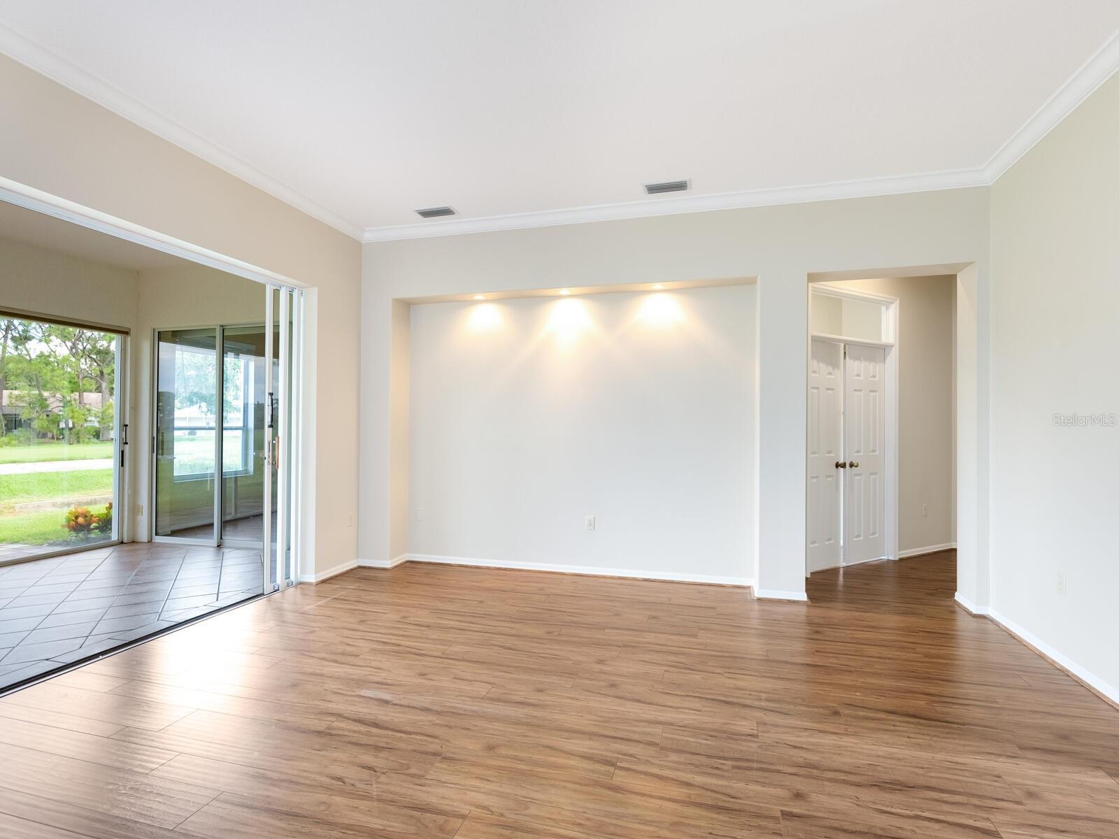 STRATFIELD PARK - THE MEADOWS - Residential