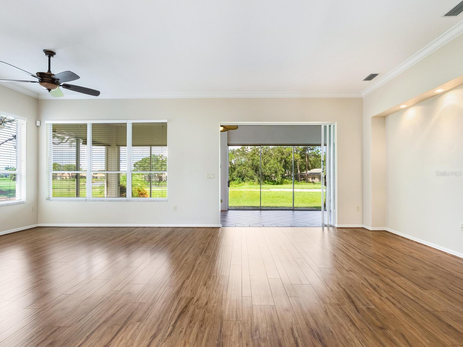 STRATFIELD PARK - THE MEADOWS - Residential