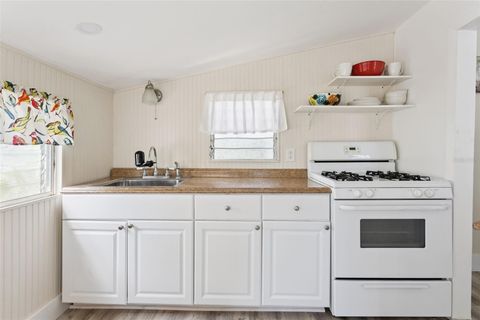 Tiny photo for 1021 E Third Avenue, Mount Dora, FL 32757 (MLS # G5102889)