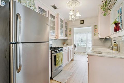 Tiny photo for 1021 E Third Avenue, Mount Dora, FL 32757 (MLS # G5102889)