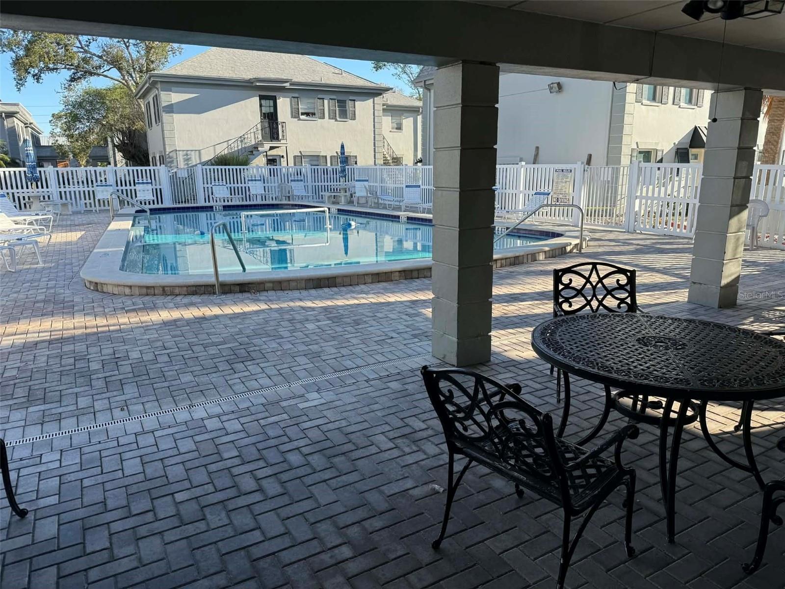 LES CHATEAUX CONDO - Residential