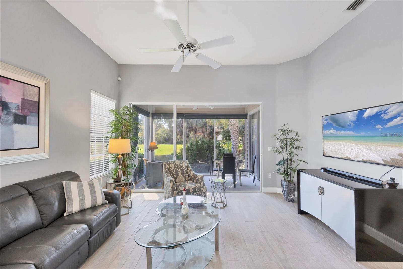 UNIVERSITY PARK COUNTRY CLUB - Residential