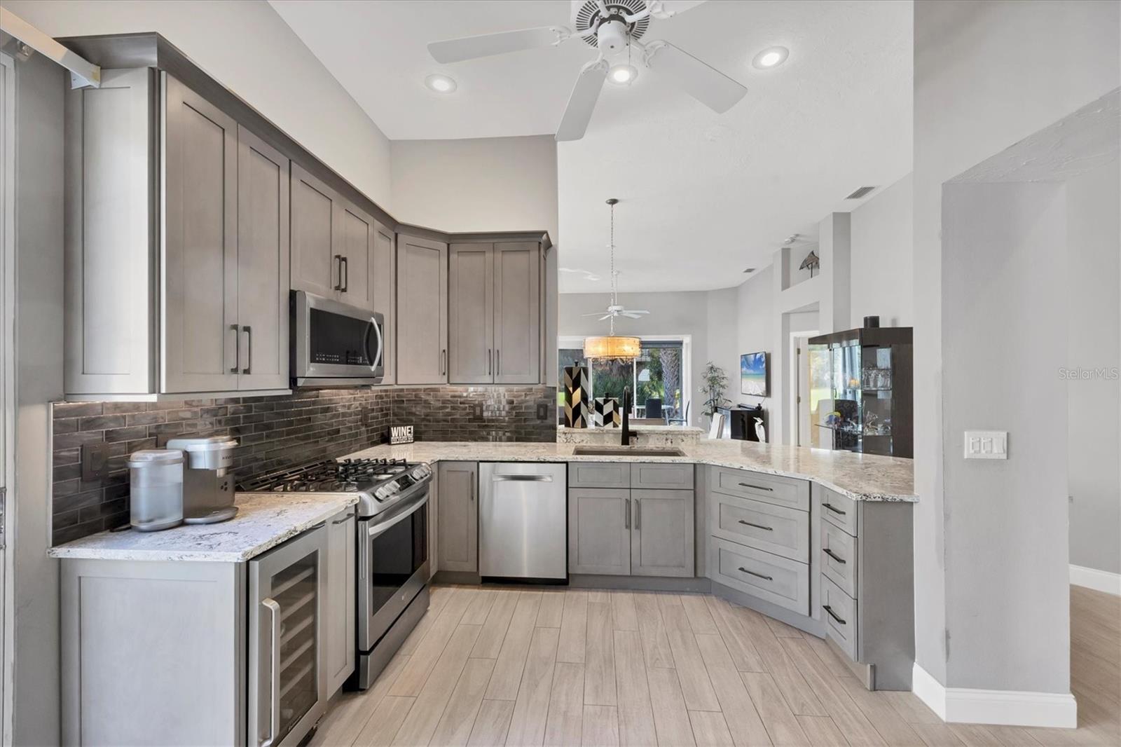 UNIVERSITY PARK COUNTRY CLUB - Residential