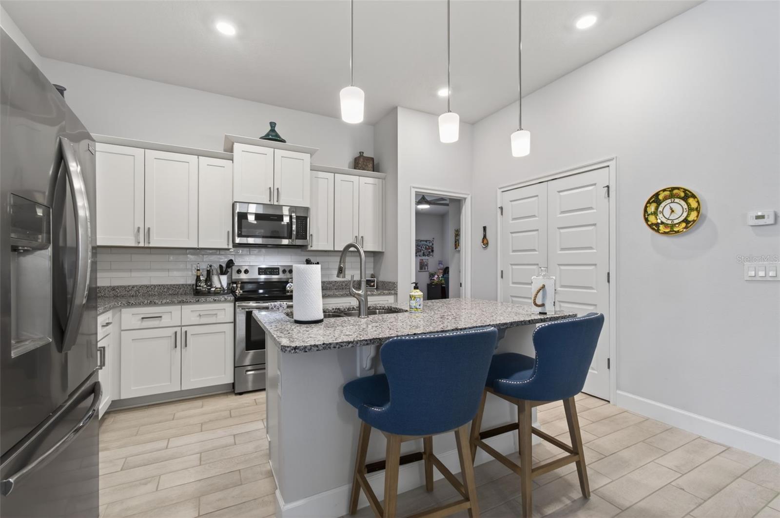 COUNTRY WAY SOUTH PH 1 PB 38 PG 79 - Residential