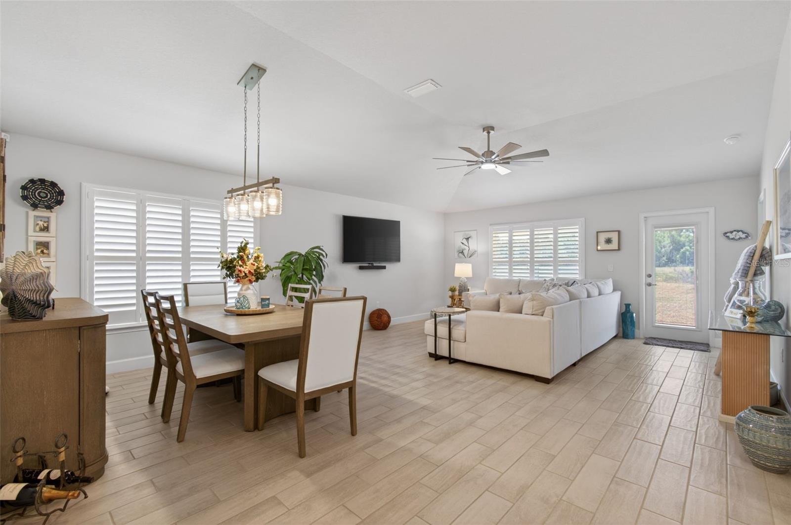 COUNTRY WAY SOUTH PH 1 PB 38 PG 79 - Residential